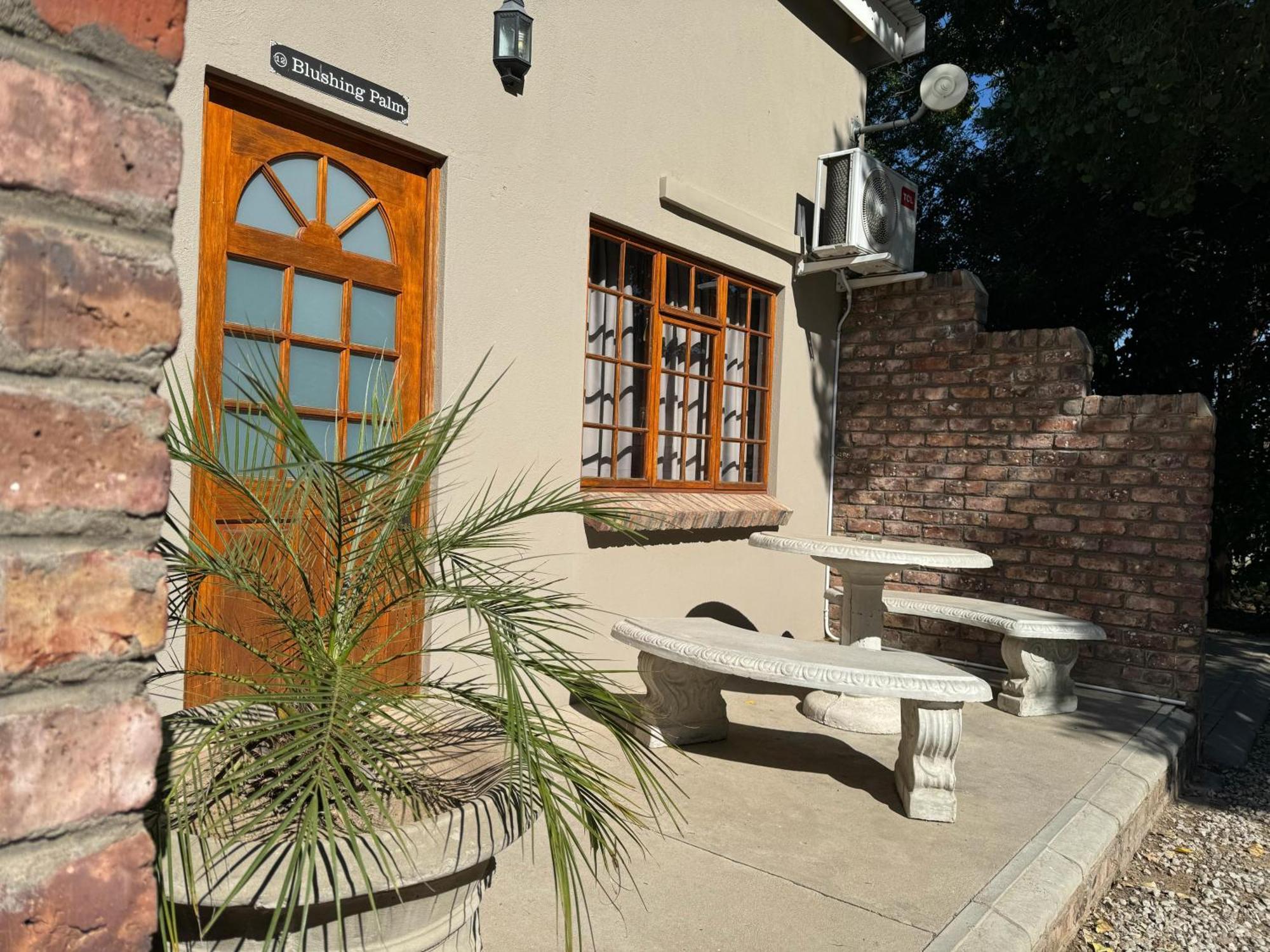 The Palms Venue & Accommodation 克拉多克 外观 照片
